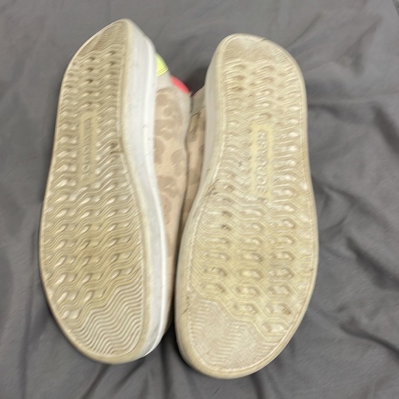 HEY DUDE WENDY RISE LEOPARD NEON BEIGE SNEAKER womens size10 - Picture 4 of 6